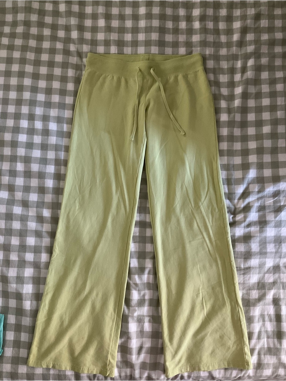 Brandy Melville Light Chartreuse Lime Green Hilary Yoga Pants - Picture 4 of 4